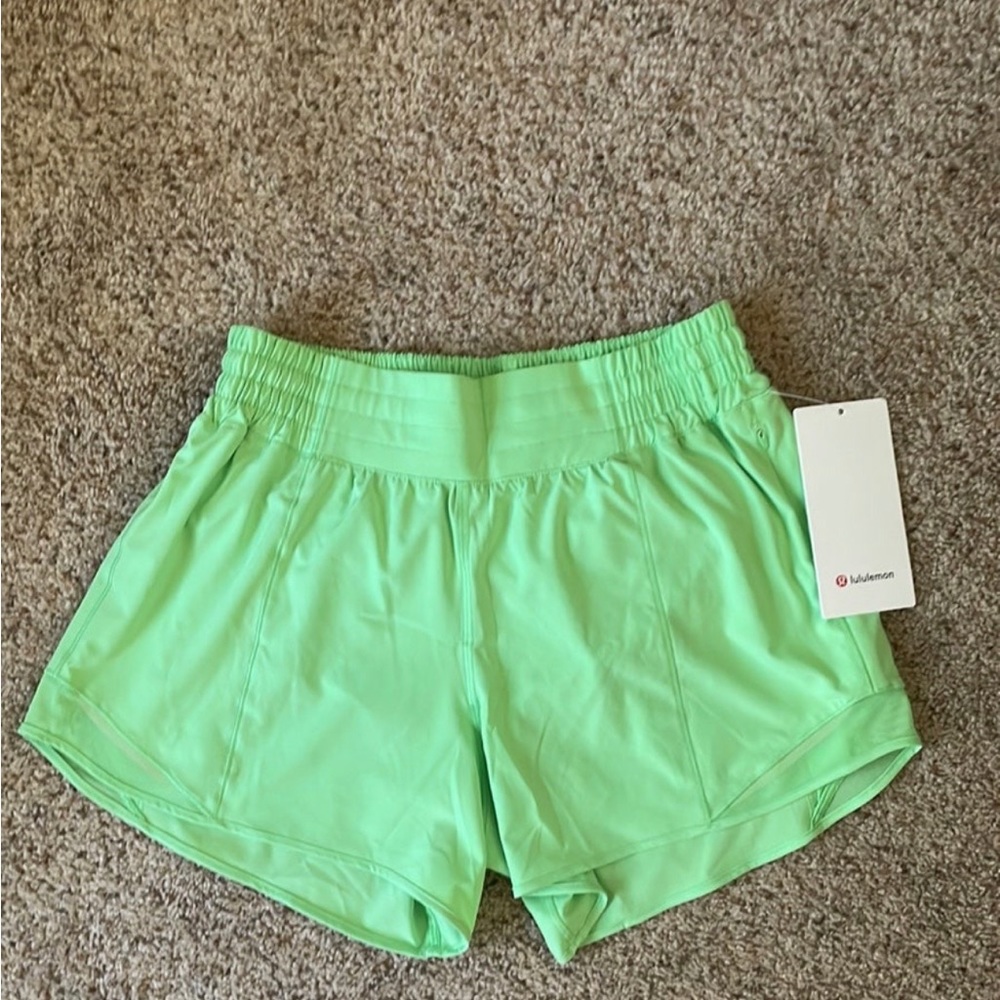 NWT Lululemon Hi-Rise Hotty Hot shorts - 8